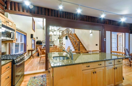 Lucerne-in-Maine Cabin | Cozy Log Cabin on Beautiful Phillips Lake near Bar Harbor and Camden