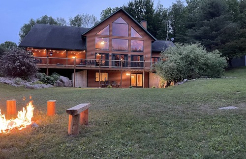 Iola Cabin | Cozy log Cabin tucked away in natures serenity