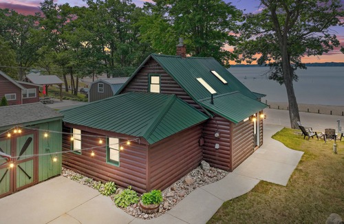 Lake City Cabin | Cozy Log Cabin w Stunning Lake Views! Kayaks, Steps to Beach and dt Lake City!
