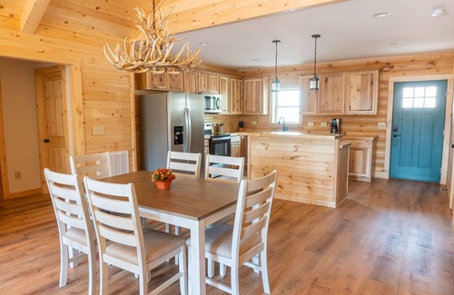 Granite Falls Cabin | Cozy log cabin with Lakefront and Private Dock