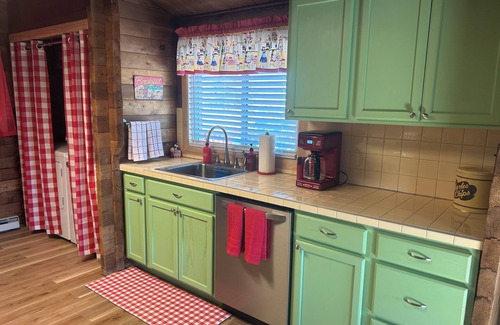 Diamond Valley Cabin | Cozy log cabin with stunning views, only 10 minutes from downtown Prescott.