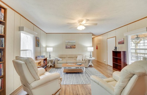 Louisa Cottage | Cozy Louisa Cottage Stay w/ Fire Pit!