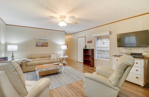 Louisa Cottage | Cozy Louisa Cottage Stay w/ Fire Pit!