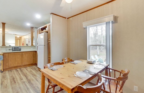 Louisa Cottage | Cozy Louisa Cottage Stay w/ Fire Pit!
