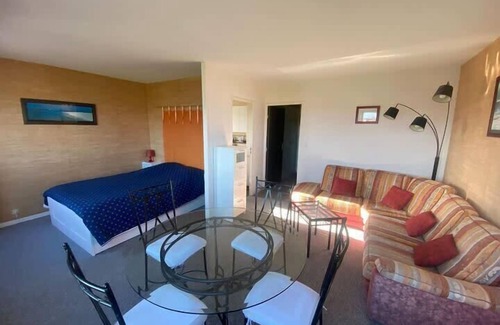 Bernieres-sur-Mer Apartment | Cozy love cocoon of 34 m² direct access to the sea
