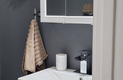 Toledo House | Cozy Lower Duplex