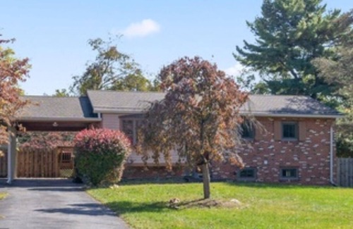 Burtonsville House | Cozy Lower Level Retreat Near Silver Spring
