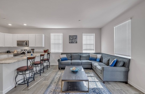 Luray House | Cozy Luray Townhome Getaway 3 Bedroom Townhouse by RedAwning