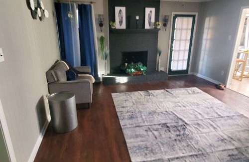 Ellendale House | Cozy Lux Corner