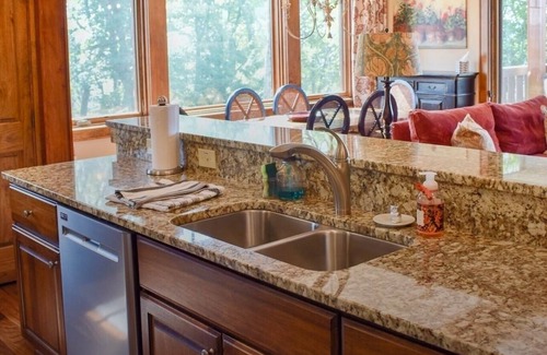 Boone Condo | Cozy Luxe Echota: Grandfather Views, Pools,Fishing,Fireplace, 2 Kings,No Stairs