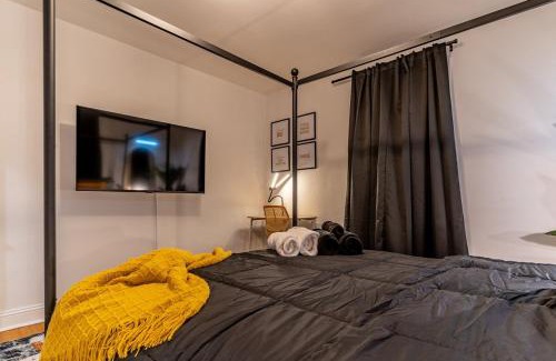East Raleigh Apartment | Cozy Luxe Escape, Raleigh 2BR Getaway, Sleeps 4, Pets, Kids & Business Travelers Welcome