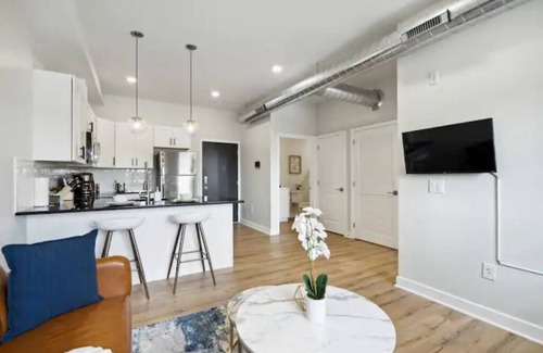 Norris Square Apartment | Cozy Luxury 1 Bedroom with Private Patio