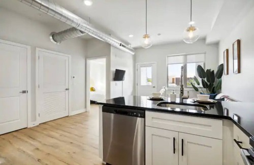 Norris Square Apartment | Cozy Luxury 1 Bedroom with Private Patio