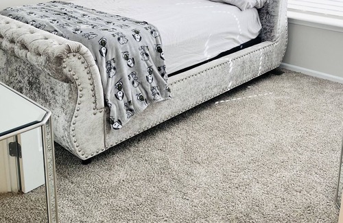 Novi Apartment | Cozy Luxury 2 BR With Free Parking