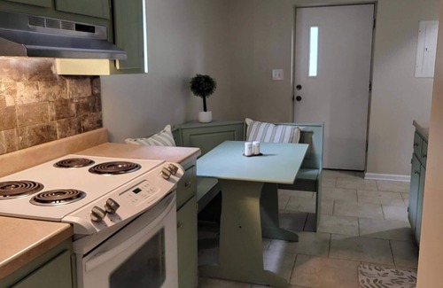 London Apartment | Cozy luxury apartment near downtown London.
