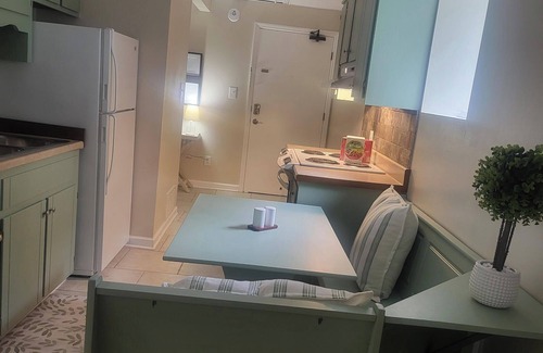 London Apartment | Cozy luxury apartment near downtown London.