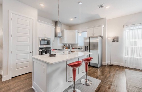 Legacy Park House | Cozy Luxury Corporate Housing