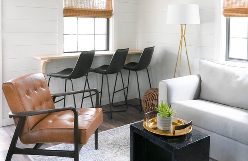 Somerville Cottage | Cozy Luxury Cottage 20 minutes from Texas A&M University!