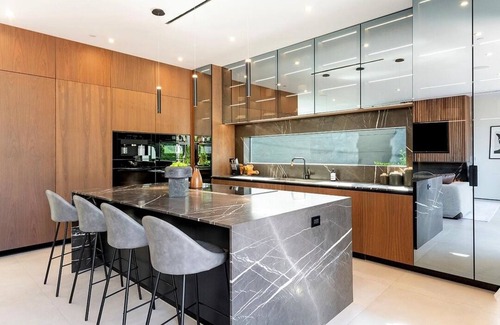 Beverly Grove Villa | Cozy Luxury Hotel Villa - Monthly Rental