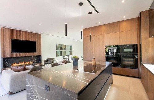 Beverly Grove Villa | Cozy Luxury Hotel Villa - Monthly Rental
