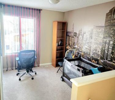 Southeast Edmonton House | Cozy Luxury House
