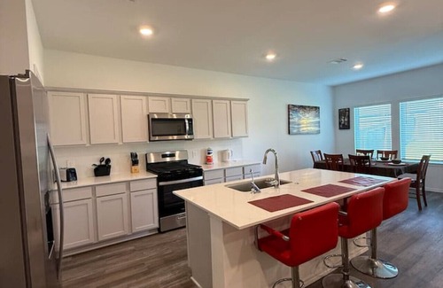 Magnolia House | Cozy Magnolia Retreat – 4BR/3BA Family Home
