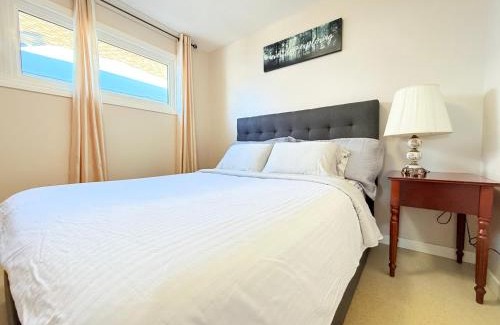 Regina Apartment | Cozy main floor, 03 Bedrooms, close to Downtown REGINA