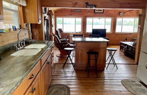 Oakland Cabin | Cozy Maine Lakefront Cabin near Colby College