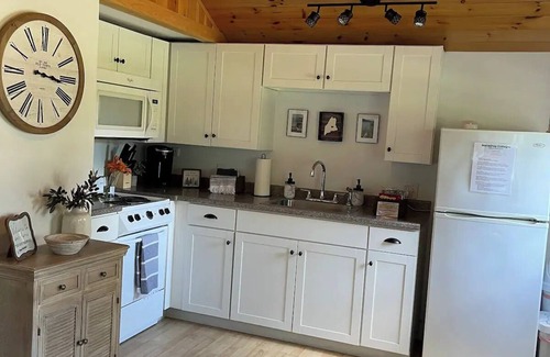 Hampden Cabin | Cozy MaineStay Cottage #1 Hampden/Bangor