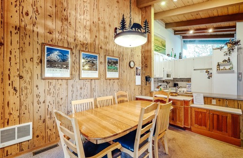 Mammoth Lakes Condo | Cozy Mammoth Lakes Retreat