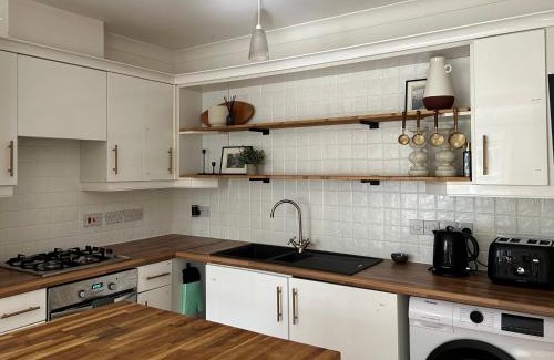 Rusholme House | Cozy Manchester Hideaway with 2 Bedrooms