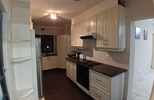 Margate House | Cozy Margate Retreat family home with 2 Bedrooms
