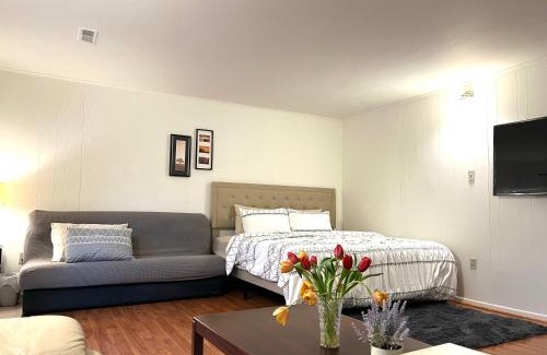 Annandale House | Cozy Master Room near Washington