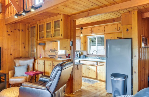 Mi-Wuk Village Cabin | Cozy Mi-Wuk Village Cabin: 18 Mi to Dodge Ridge!