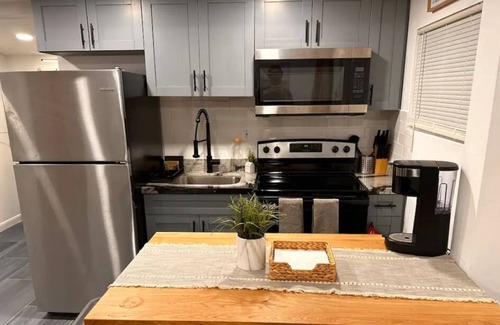 West Little River Apartment | Cozy Miami Haven