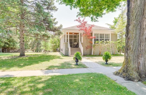 Frankfort House | Cozy Michigan Retreat with Deck and Gas Grill!