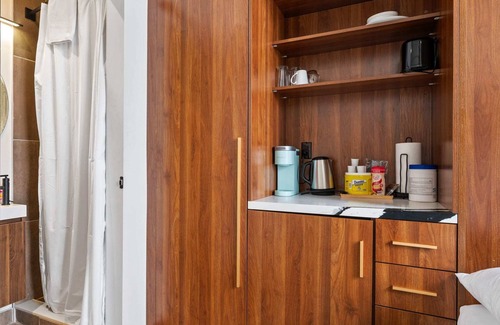 North Oakland Apartment | Cozy! Micro Loft apartment Shadyside, sleeps 1