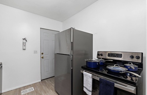 Kansas City House | Cozy midtown home 10 minutes to downtown Kansas City.