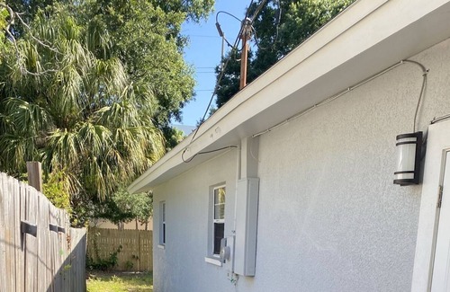 Carver City - Lincoln Gardens House | COZY MIDTOWN HOUSE, 5 min from TPA Airport and Raymond James Stadium!