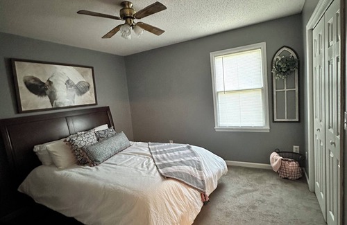 Harvest Other | Cozy mini Farmhouse in enchanting HarvestEast limestone with WiFi,AC