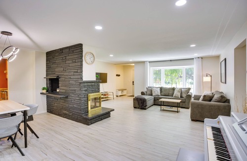 Golden Valley House | Cozy Minneapolis Home w/Air Hockey, Near Downtown