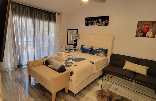 Las Vegas House | Cozy mins from everything for business/pleasure with heated pool/spa!