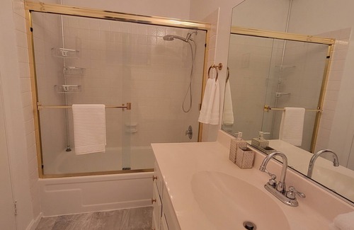 Las Vegas House | Cozy mins from everything for business/pleasure with heated pool/spa!