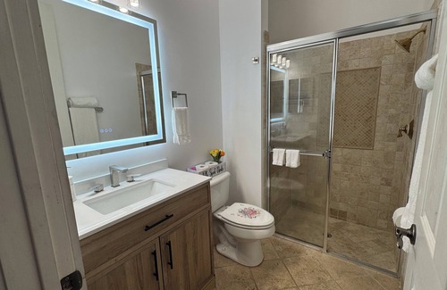 Greenacres House | Cozy & Modern 1-bedroom/1-bathroom with Private Entrance in West Palm Beach
