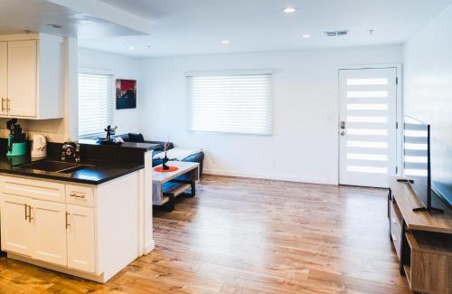 Wilshire Apartment | Cozy Modern 1-Bedroom in Koreatown, Near Hollywood Attractions