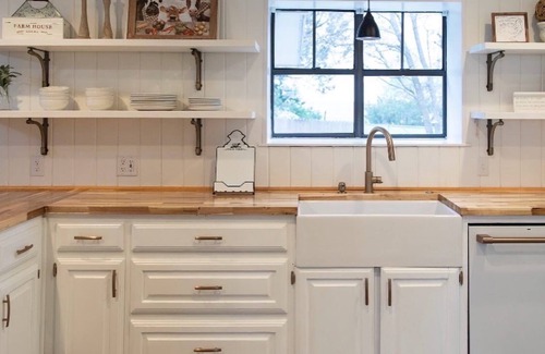 Crawford Other | Cozy Modern 2/2 Farmhouse Near Waco