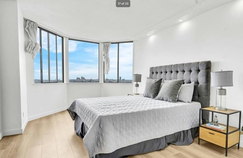 Burnaby Condo | Cozy, Modern 2 bedroom condo in Burnaby