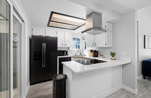 North Valley House | Cozy Modern 2BR Oceanside Home for Mid-term Stay