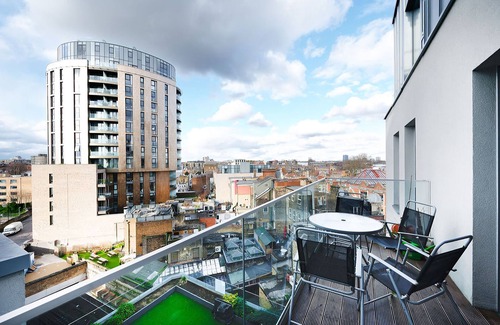 Islington Apartment | Cozy Modern 3 Bed 2 Bath Flat in East London . Family & Pet-freindly
