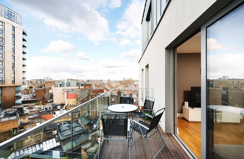 Islington Apartment | Cozy Modern 3 Bed 2 Bath Flat in East London . Family & Pet-freindly